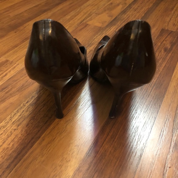 Brown pointed toe heels - Picture 2 of 3